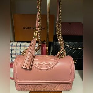 NWT Tory Burch Fleming small quilted leather convertible shoulder bag